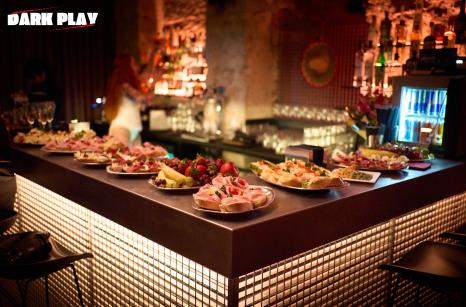 Party & Market